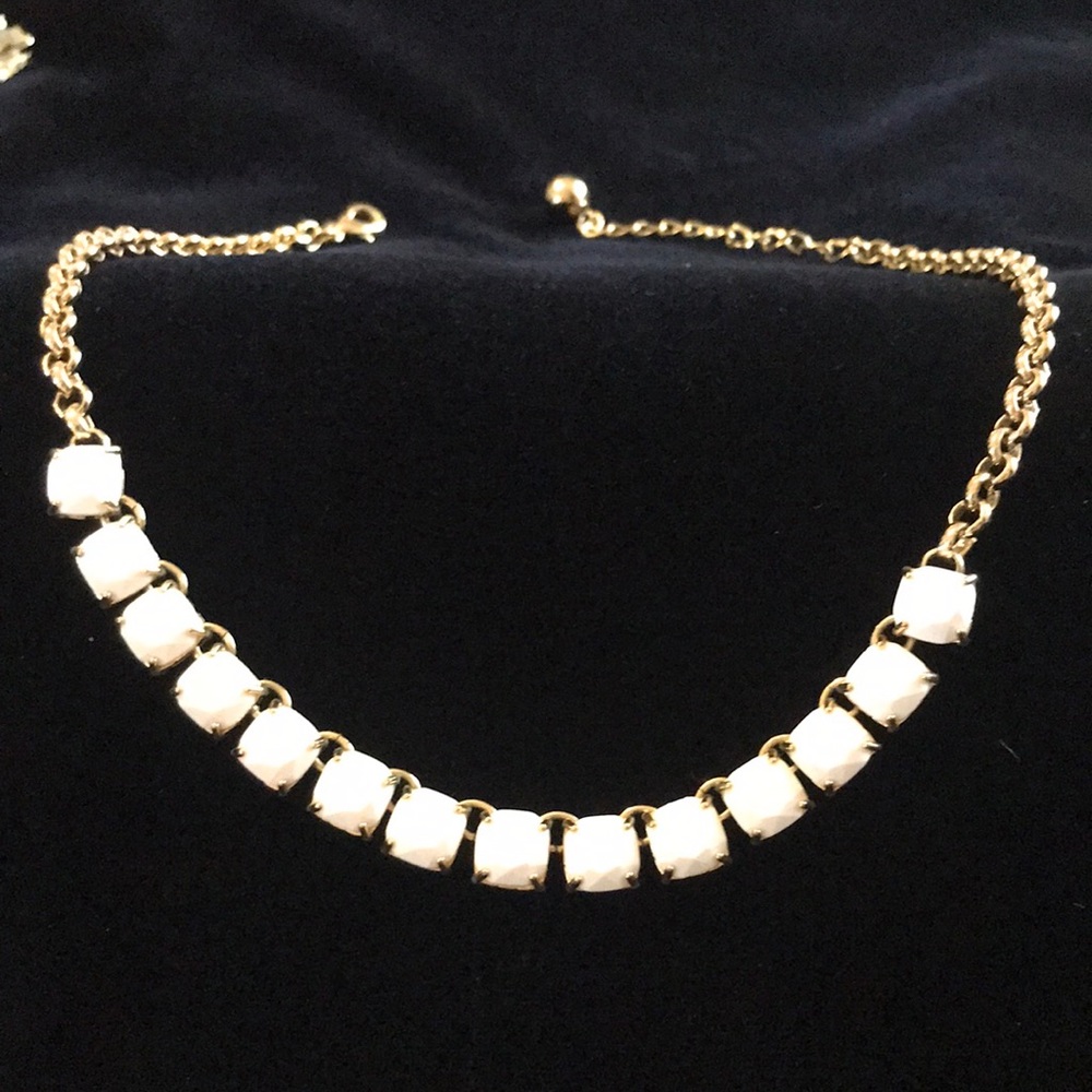 Beautiful Kate Spade necklace, with summer vibs!!